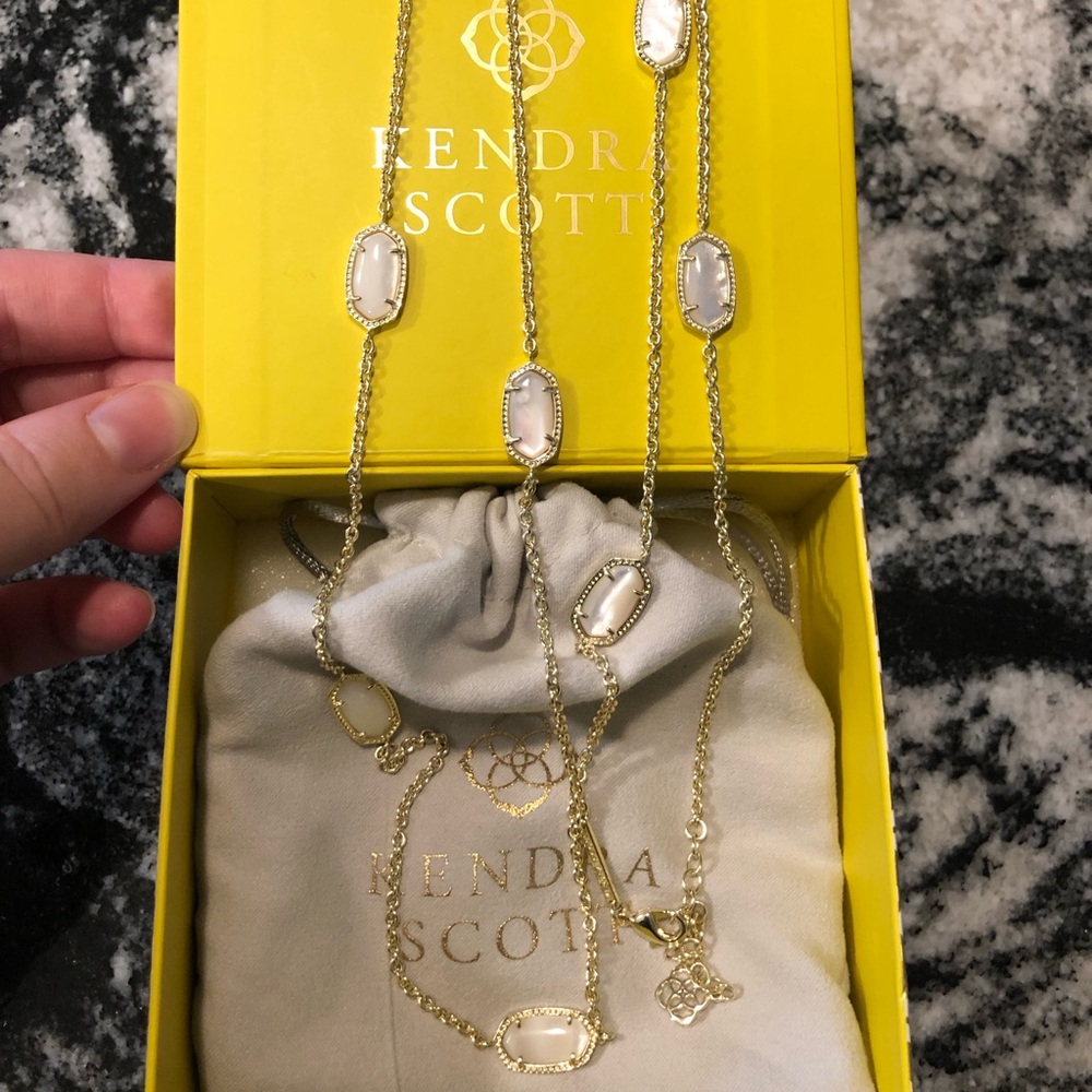 Kendra Scott Kellie Station Pearl White and Gold long necklace
